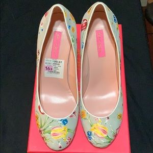 Betsy Johnson multi-color pumps brand new
